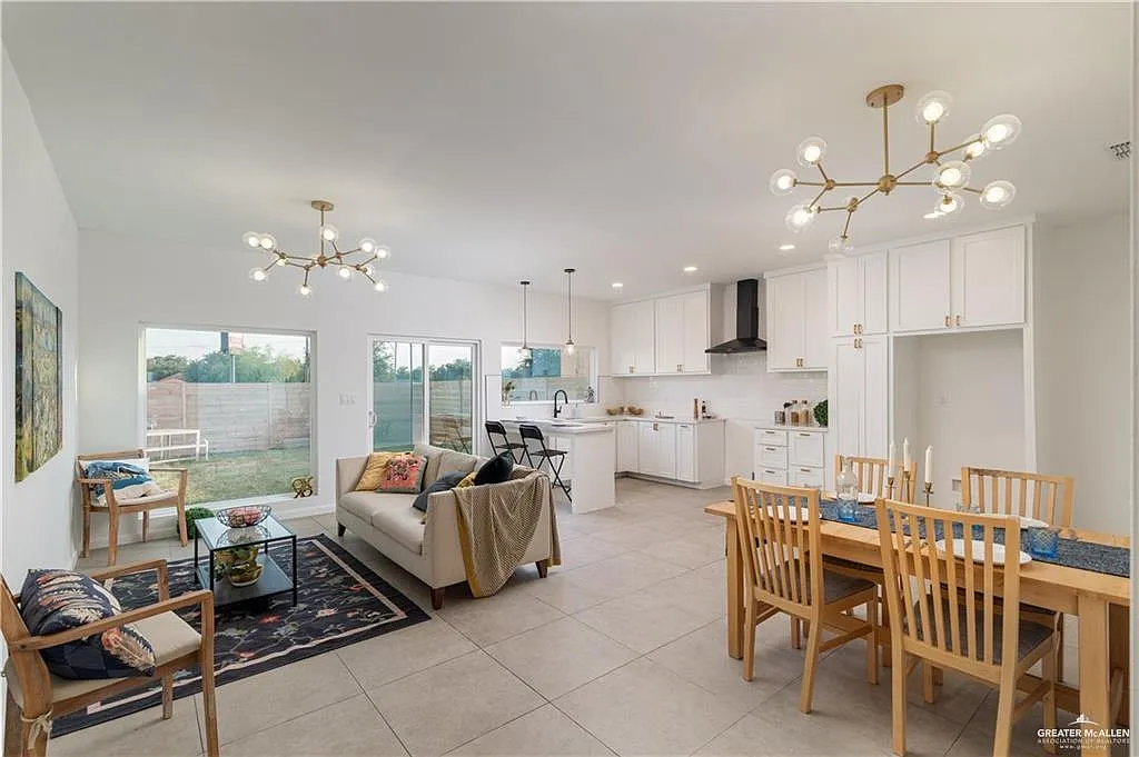 3 bed, 2.5 bath, 1471 sqft, $1,950 — Photo 2
