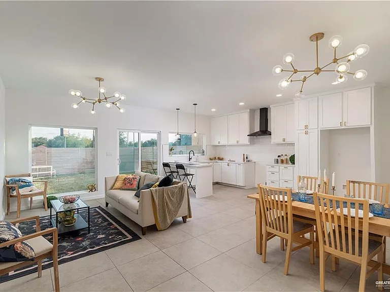 2613 Warbler Ave — Photo 2