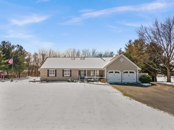 12266 Pine Dr, Genoa, IL 60135