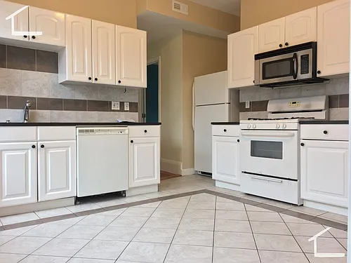 4 Litchfield St #2L Photo 1