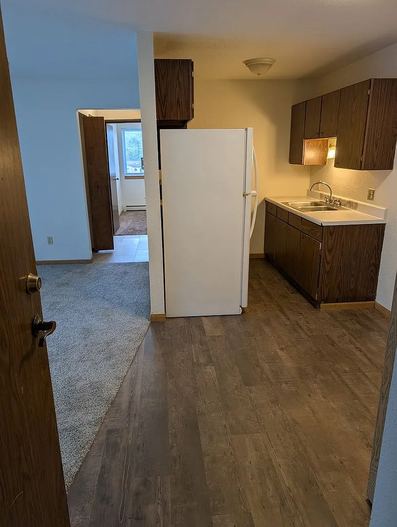 North View Apartments — Photo 2