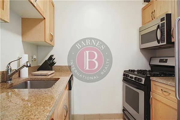 Sold by Warburg | media 14