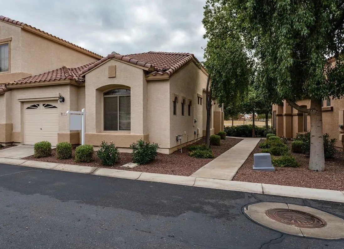 2 bed, 1117 sqft, $2,850 — Photo 1
