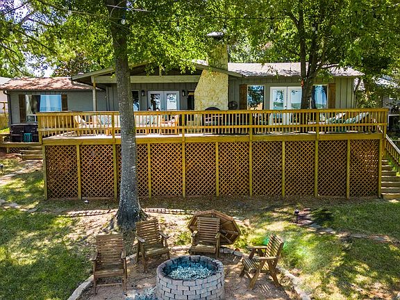 3rd image of 126 Shoreline Cir