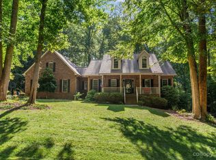 120 Sweetbriar Ln, Mooresville, NC 28115