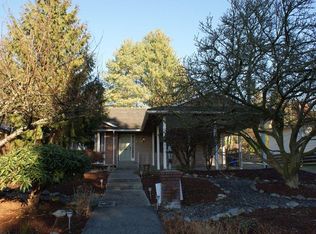 2229 Kings Ave, West Vancouver, BC V7V 2C1