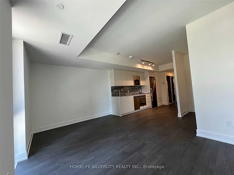 5 Mabelle Ave #234 — Photo 4