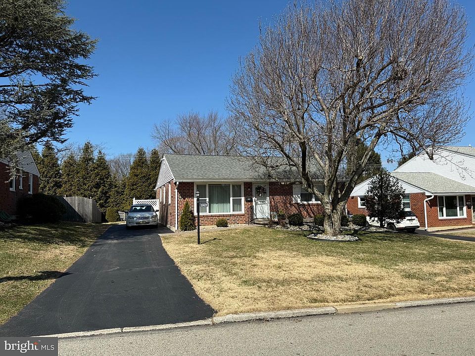 1st image of 2427 Springview Rd