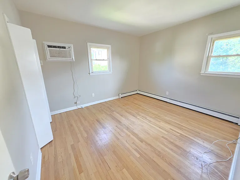 437 Broad St #2 — Photo 3