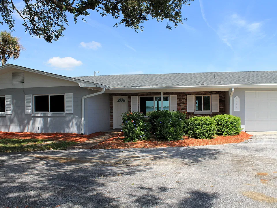 2700 Crump Rd