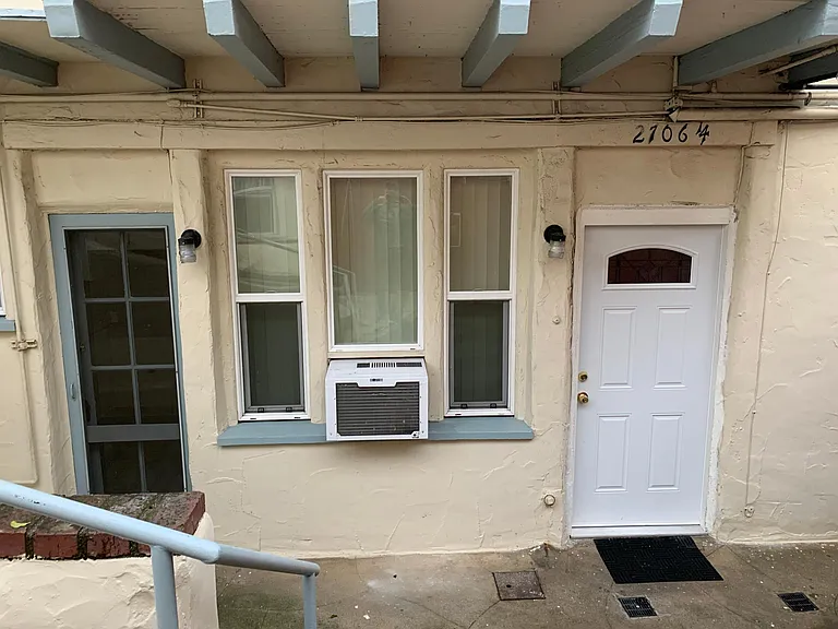 2706 1/4 Foothill Blvd — Photo 2