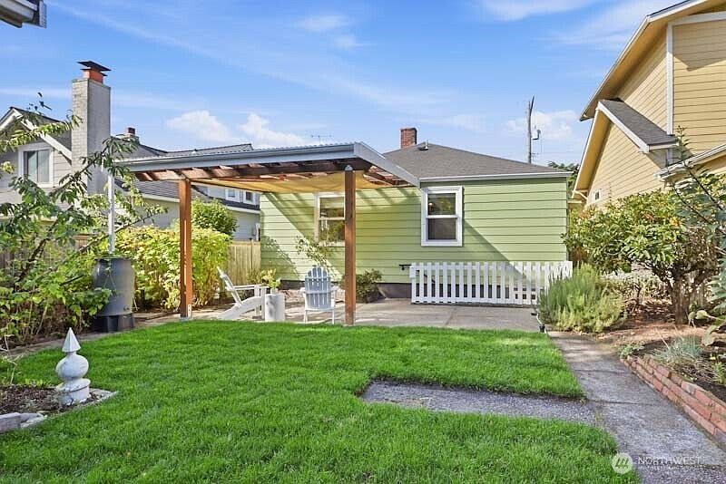 5th image of 7548 28th Avenue NW