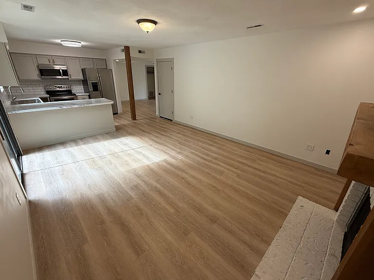 2428 Brookside Dr — Photo 15
