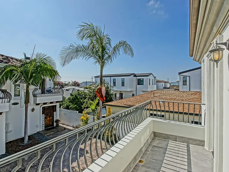 15624 Sombra Ave — Photo 33