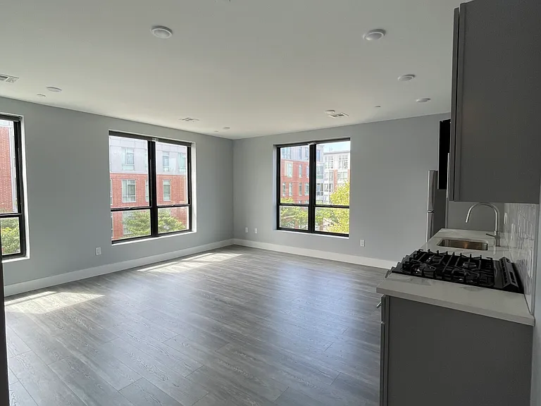 365-367 Western Ave #301D — Photo 3