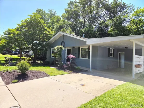 1028 Grand Ave, Edwardsville, IL 62025