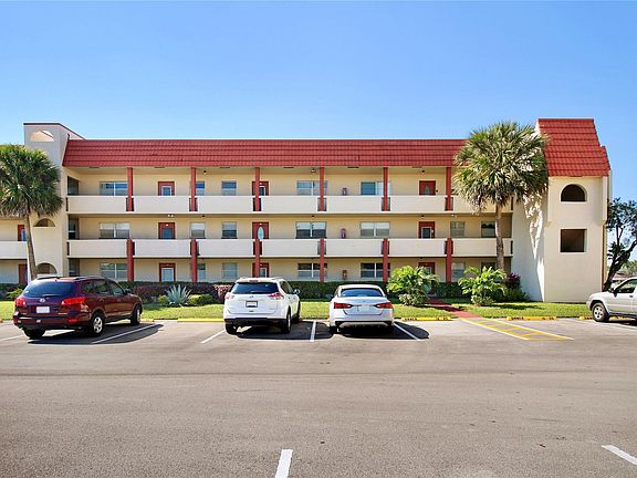 2nd image of 2901 E Sunrise Lakes Drive #212