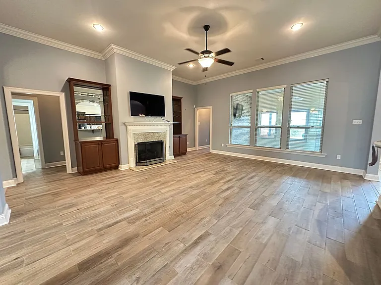 240 Danielle Dr — Photo 5