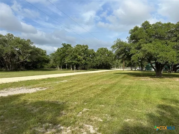 4680 County Road 319, Louise, TX 77455