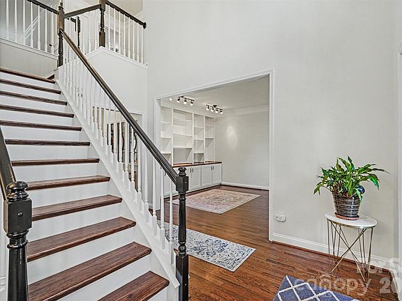 4th image of 5621 Turkey Oak Dr