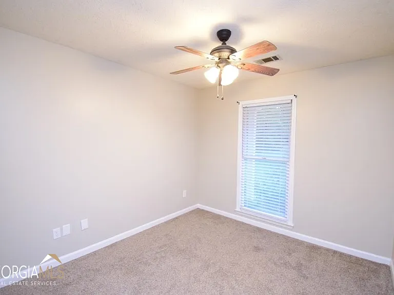 70 Covey Trl — Photo 9
