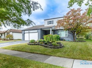 1450 Eastland Dr, Oregon, OH 43616