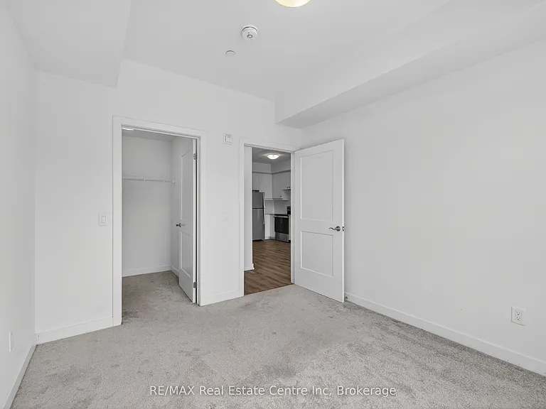 251 Northfield Dr E — Photo 22