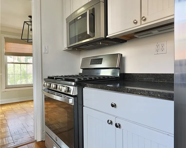 633 Crystal Dr — Photo 10