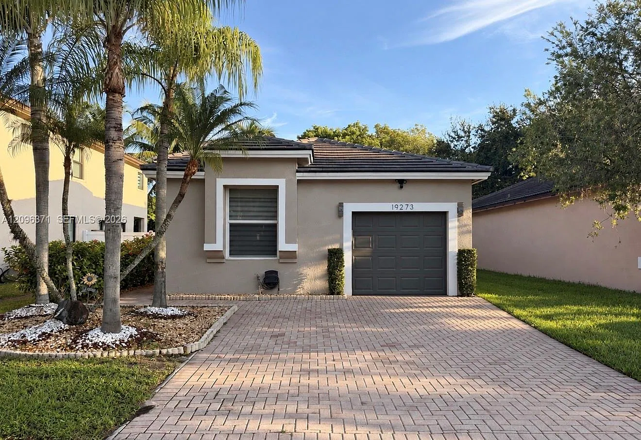 4 bed, 1540 sqft, $4,100 — Photo 1
