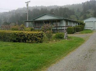 13760 Ocean View Dr, Smith River, CA 95567