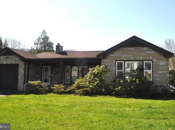 926 State St, Millersburg, PA 17061