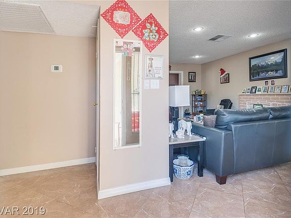 5th image of 697 Wind River Dr