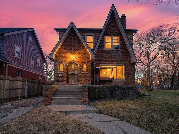 2nd image of 14161 Sussex St