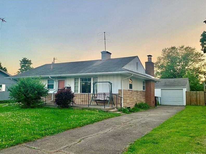 2nd image of 1155 N Circle Dr