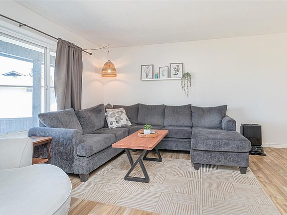 5th image of 3140 Highfield Rd