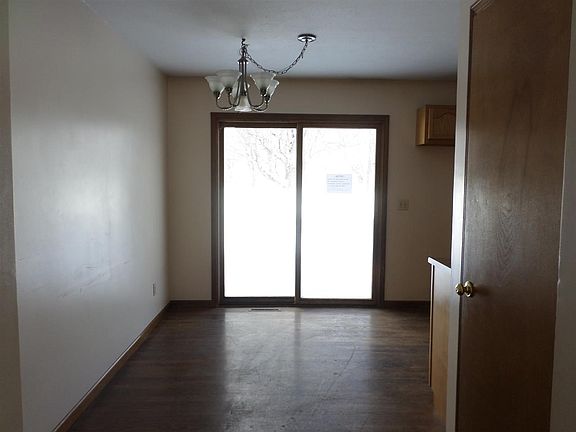 5th image of 216 Orange Ave