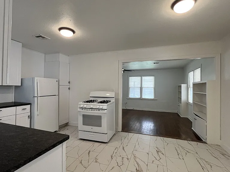 1706 W Arrowhead Pl — Photo 18