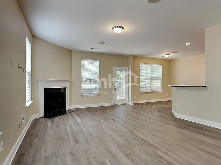 126 Diploma Dr — Photo 8