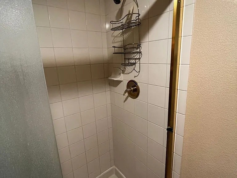 980 Lakepoint Dr #203 — Photo 23
