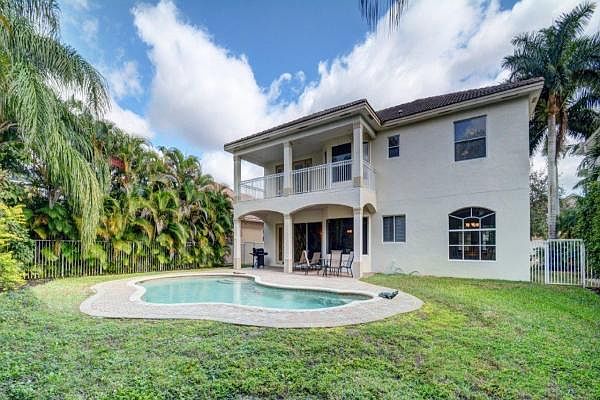 Home For Sale In Palma Vista