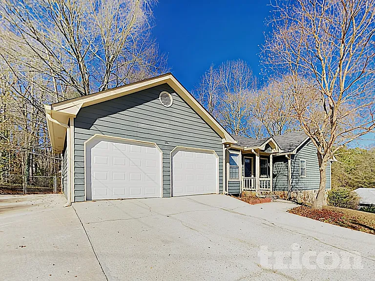 110 Springvalley Way — Photo 4