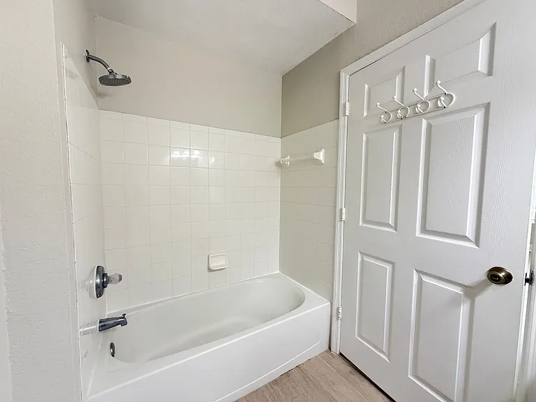 13015 Plantation Park Cir — Photo 15