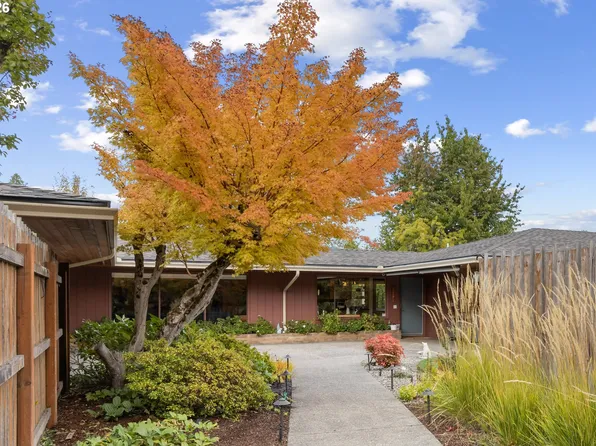 2230 W Harvard Ave, Roseburg, OR 97471