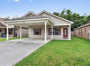 305 Sunflower Estates Ln, Carencro, LA 70520