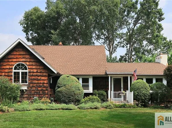 541 Cook Ave, Middlesex, NJ 08846