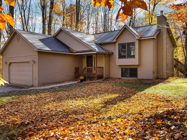 3120 E Partridge Ct, Traverse City, MI 49684