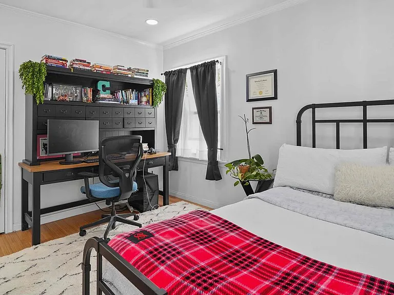 3801 Sutro Ave — Photo 13
