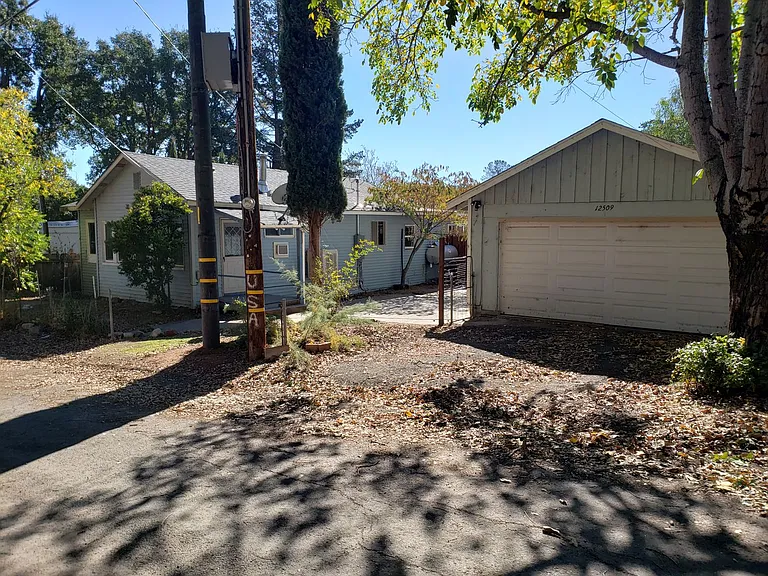 12509 Oak St — Photo 2