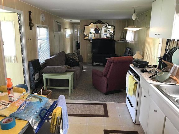 5th image of 6100 E Lakeshore Dr