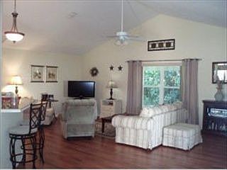 2nd image of 2528 N Brentwood Cir